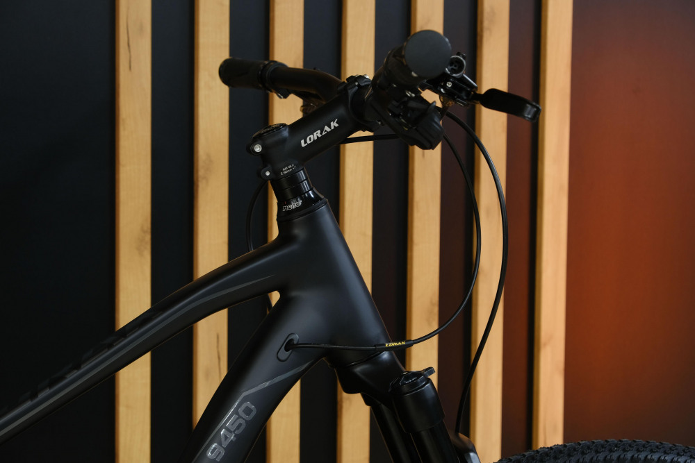 LORAK Sel 9450 SE Матовый Чёрный рама 17 (на рост 155-173)